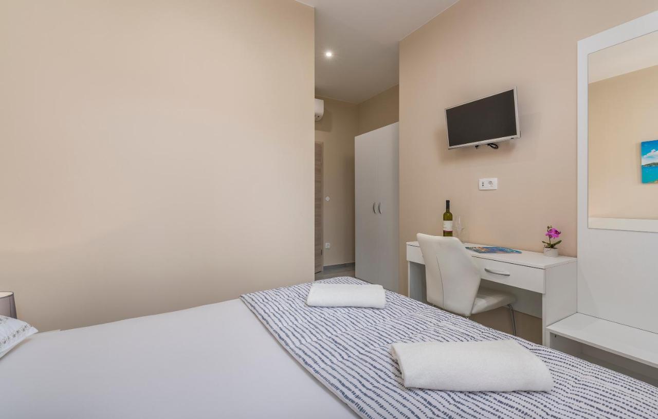Roberto Rooms Poreč Extérieur photo